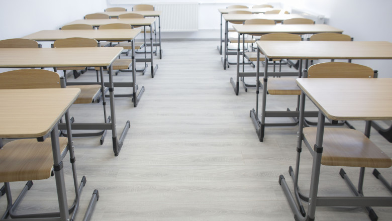 Cursuri suspendate in Constanta: Elevii din 29 de scoli nu merg nici marti la ore, din cauza viscolului puternic Imagine