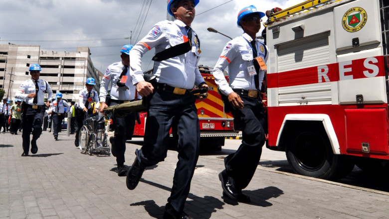 Cutremur cu magnitudinea 6,1 in Filipine. Pacientii unui spital au fost evacuati dupa ce s-au crapat peretii Imagine