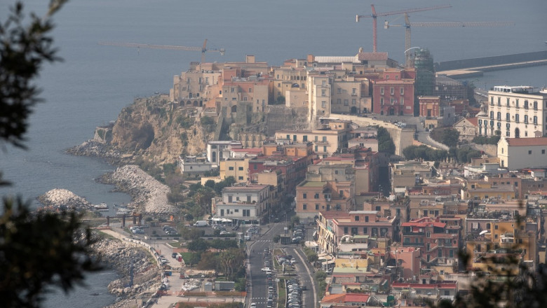 Cutremur in zona supervulcanului Campi Flegrei din Italia. Acesta a fost resimtit in mai multe regiuni din Napoli Imagine