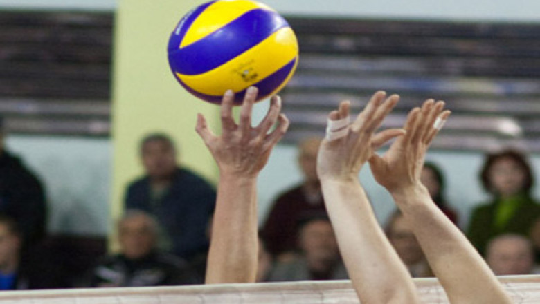 CVM infrunta pe Dinamo. Meciul se joaca miercuri in Sala Sporturilor din Constanta de la ora 16.30 Imagine