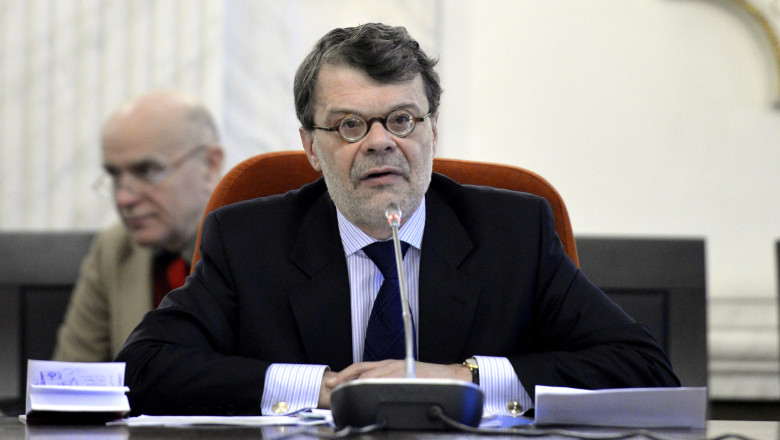 D. Barbu, dupa afirmatia privind banii pentru HIV/SIDA: O comparatie nefericita. Imi cer scuze celor care s-au considerat lezati Imagine