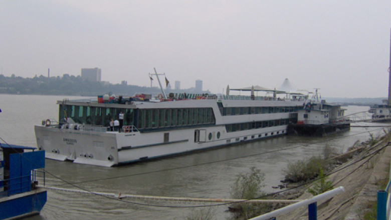 Daca proiectul descentralizarii trece in forma actuala, porturile vor ajunge la consiliile judetene  Imagine