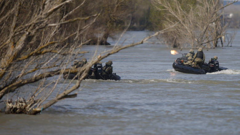 Daca Ucraina pierde, ne-am putea trezi cu doua rele: „Raul cel mic”: armata obligatorie. „Raul cel mare”: armata rusa la gurile Dunarii Imagine