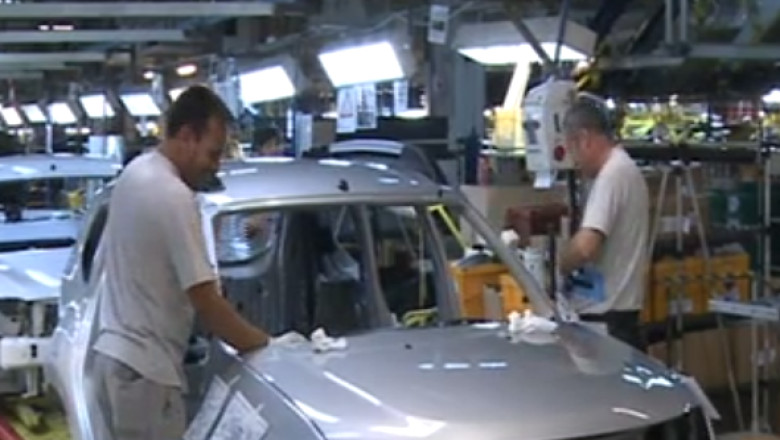 Dacia Sandero a ajuns la numarul 100.000. Masina a fost livrata unui client din Franta Imagine