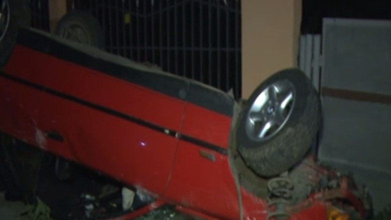 DAMBOVItA. Un sofer a ajuns in stare grava la spital, dupa ce s-a rostogolit de mai multe ori cu masina Imagine
