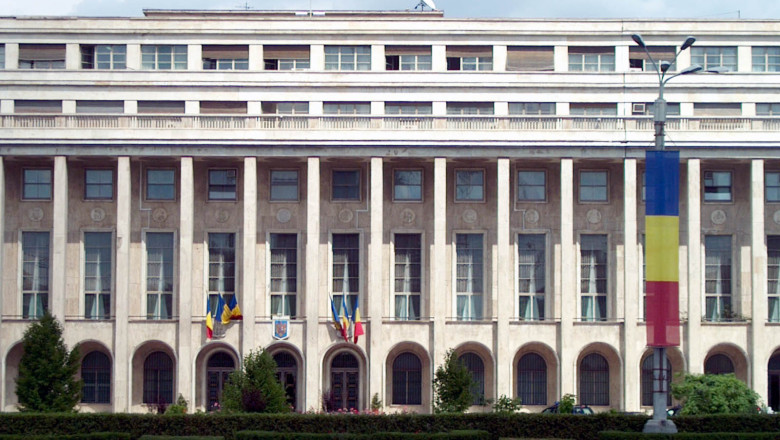 Daniel Constantin si Varujan Pambuccian, la Palatul Victoria, pentru discutii cu premierul Imagine