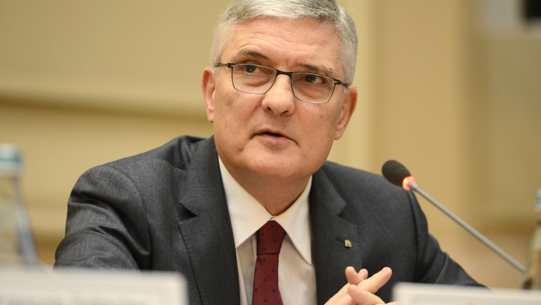 Daniel Daianu, prim-vicepresedintele ASF: Salariile sunt mari. Pot suporta o reducere de 30% Imagine