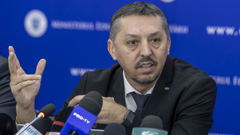 Daniel David: Fara aceste masuri, educatia era blocata. Asa, salariile si bursele vor fi acoperite pana la sfarsitul anului Imagine