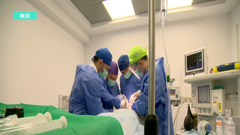 Dantura noua cu implanturi de ultima generatie  Imagine