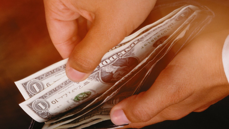 Datoria publica globala a atins un nivel record de 92.000 de miliarde de dolari anul trecut Imagine