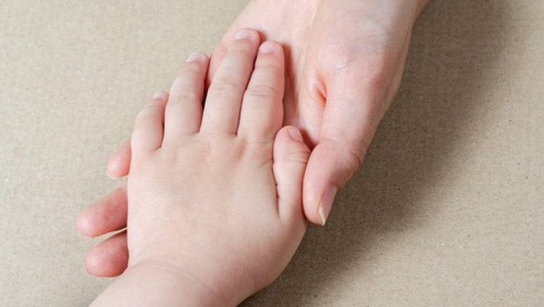 De ce adoptiile dureaza chiar si ani. Mama: „Este vorba despre a ajuta. Nu poti spune ca doresti sa ajuti un copil cu ochi albastri” Imagine