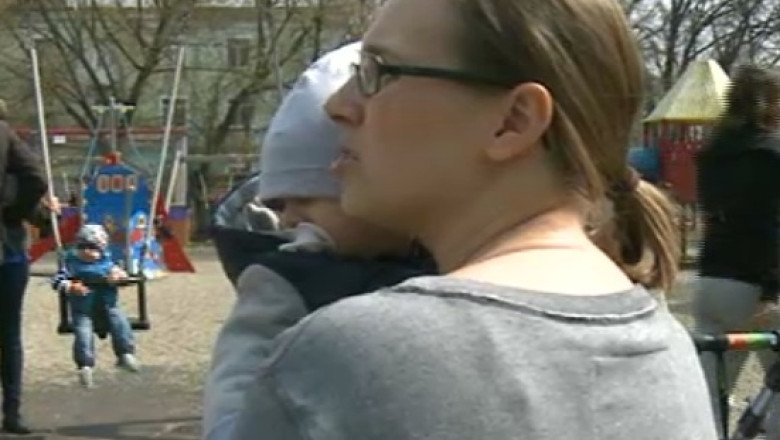 De ce banii pentru cresterea copilului ajung cu intarziere Imagine