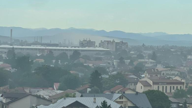 De ce miroase a cauciuc ars la Ploiesti si ce e „ceata densa” din zona: explicatiile Garzii de Mediu Imagine