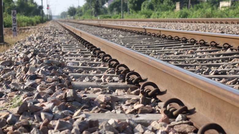 De ce risca locuitorii din Voluntari sa fie calcati de tren in fiecare zi: doi morti intr-o saptamana, iar numarul victimelor creste