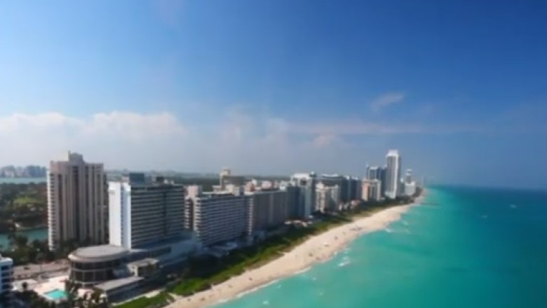 De la Sacele la Miami. Un ales din sapte are casa de vacanta Imagine