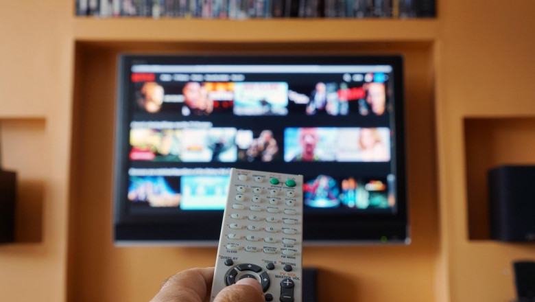 De unde isi iau romanii informatiile. Sondaj Avangarde: TV, presa online si retelele sociale, principalele surse de informare Imagine