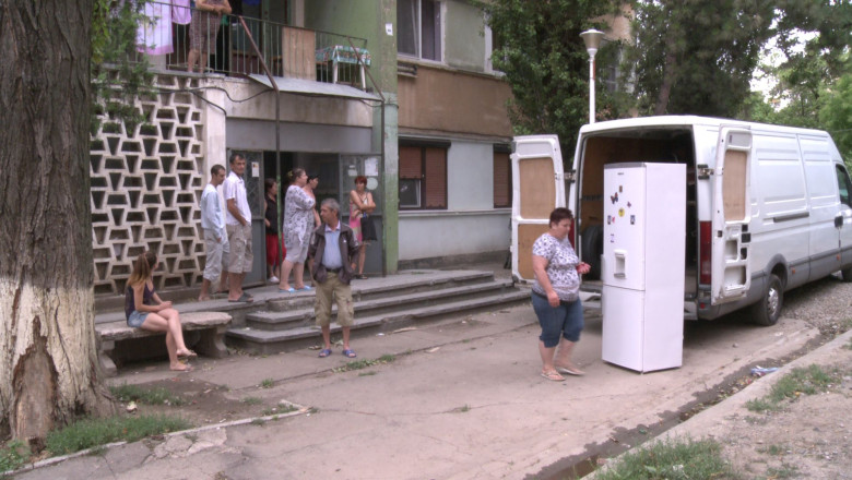 Debransare cu scantei. Din cauza datoriilor, Centrul de Sprijin pentru Rromi a fost debransat de la energie electrica Imagine