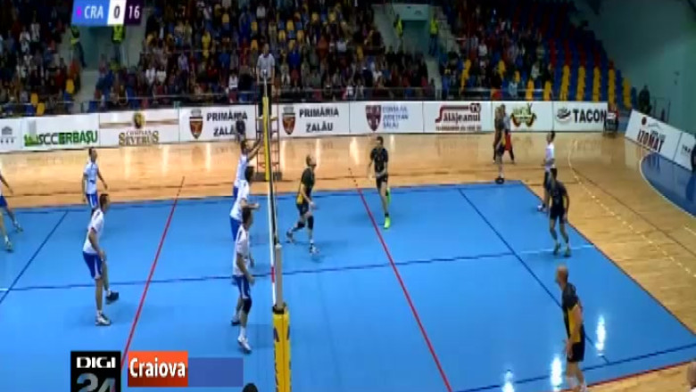 Debut cu stangul pentru voleibalistii craioveni   Imagine