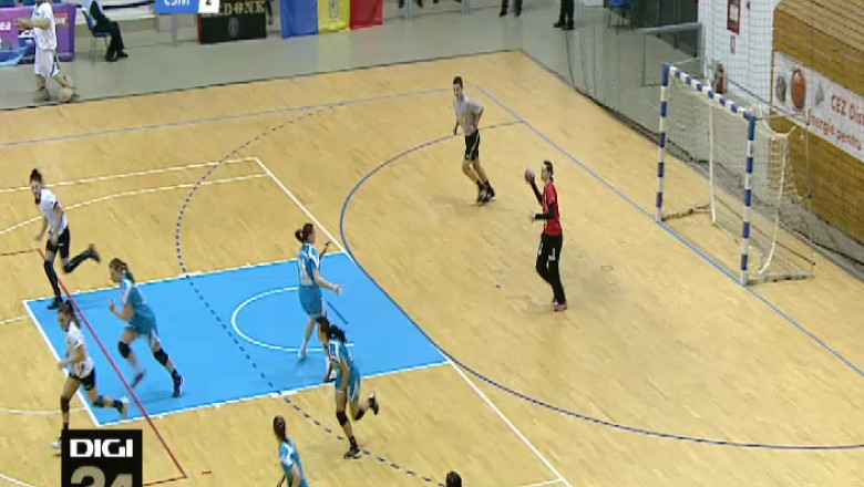 Debut nefericit in tricoul Craiovei. Tiron, a cincea jucatoare luata imprumut de la Baia Mare   Imagine