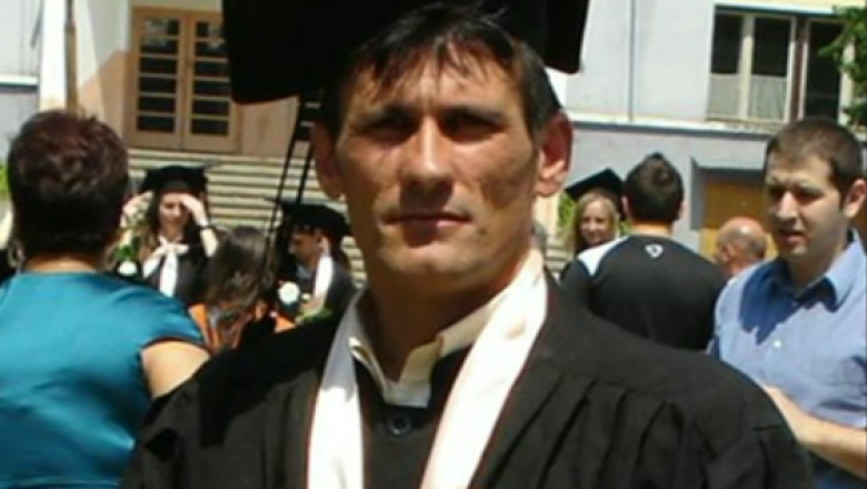 Decat primar in tara, mai bine la munca afara Imagine