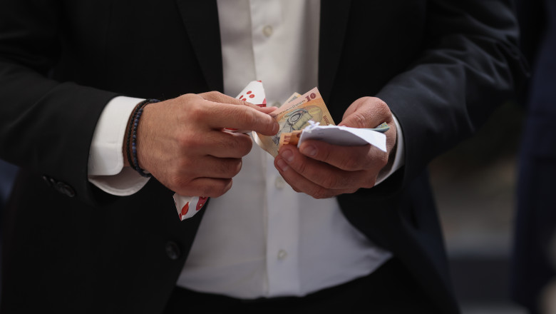 Deficitul bugetar al Romaniei a urcat la 4,57% din PIB Imagine