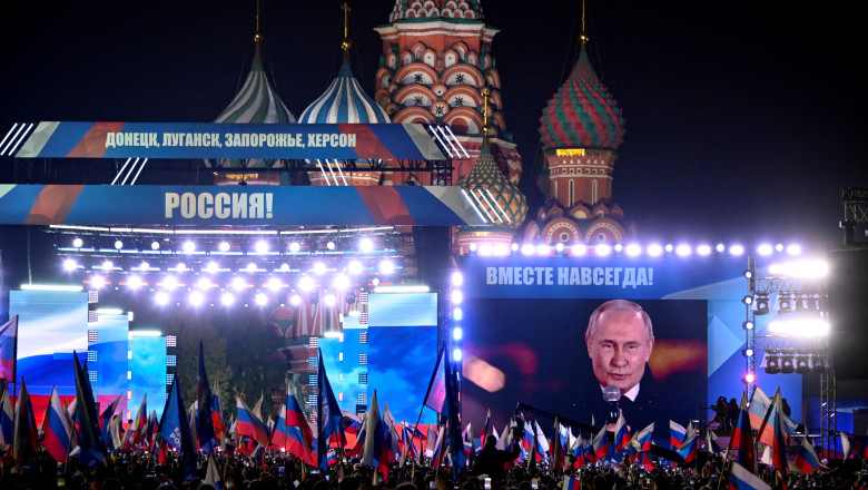 Delir colectiv in Piata Rosie. Putin, in lacrimi: „Victoria va fi a noastra!” Imagine