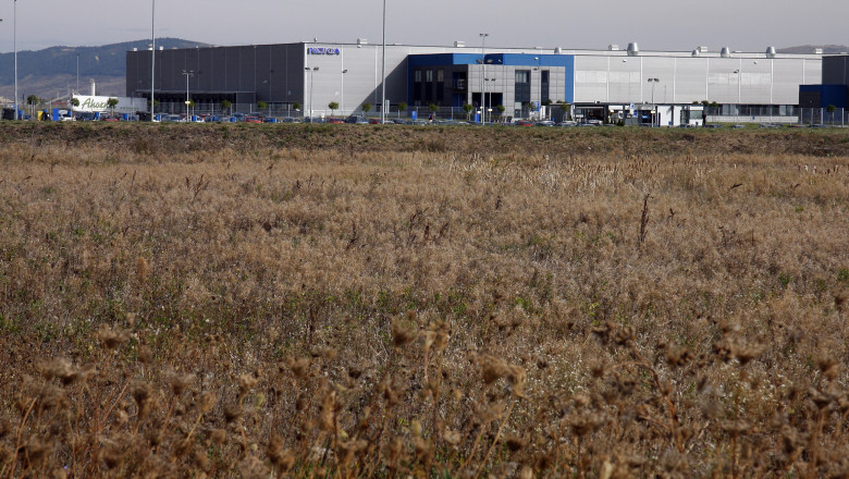 DeLonghi face angajari la fabrica din Jucu Imagine