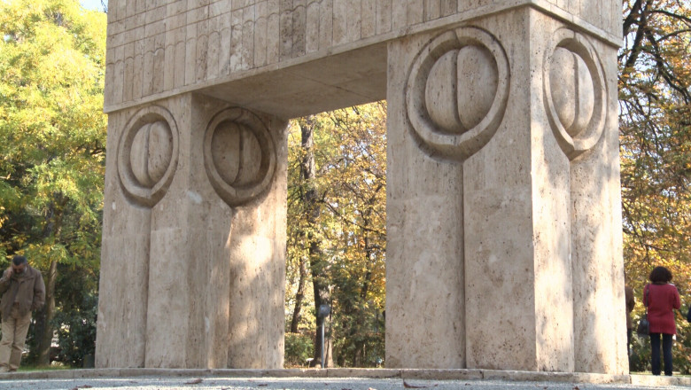 Demisie dupa scandalul de la Poarta Sarutului Imagine