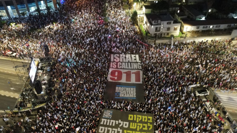 „Democratie! Democratie!”: Reformele judiciare propuse de guvernul Netanyahu scot mii de oameni in strada Imagine