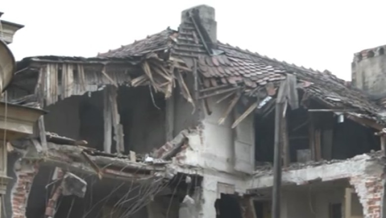 Demolarile atrag sanctiuni. Romania poate pierde bani europeni pentru renovarea cladirilor istorice Imagine