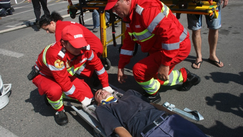 Demonstratie de forta a pompierilor. Angajatii ISU si-au demonstrat abilitatile in situatii limita Imagine