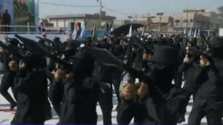 Demonstratie de forta a siitilor. Mii de luptatori au defilat inarmati pe strazile din Bagdad Imagine