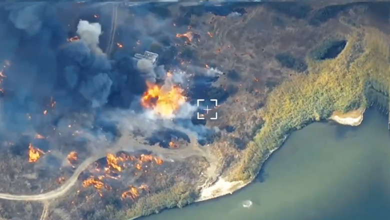 Depozit de munitii al armatei ruse, spulberat de Himars. Rusii au fost loviti chiar cand incercau sa descarce rachete din camioane Imagine