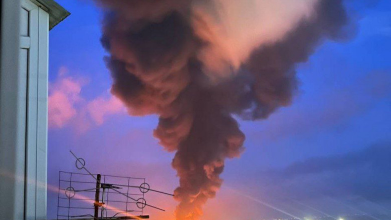 Depozite de petrol din Rusia in flacari, dupa un atac masiv cu drone (VIDEO) Imagine