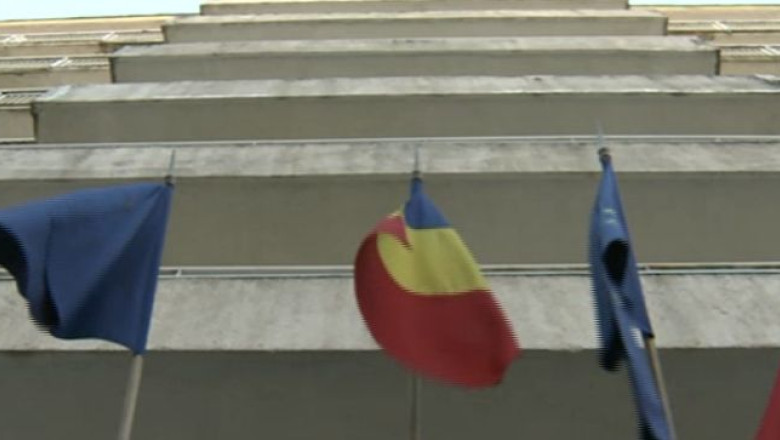 Deputati jefuiti, in zona Mosilor. Parlamentar: „La hotel la noi e prapad, e jale” Imagine