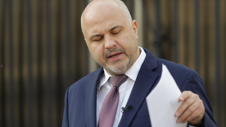 Deputatul USR Emanuel Ungureanu a depus o plangere penala la DNA si Parchetul European impotriva ministrului Rafila Imagine