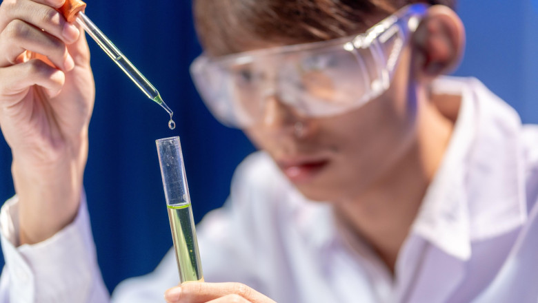 Descoperire anti-imbatranire: cercetatori chinezi au creat celule care intineresc neuronii cu pana la 7 ani Imagine