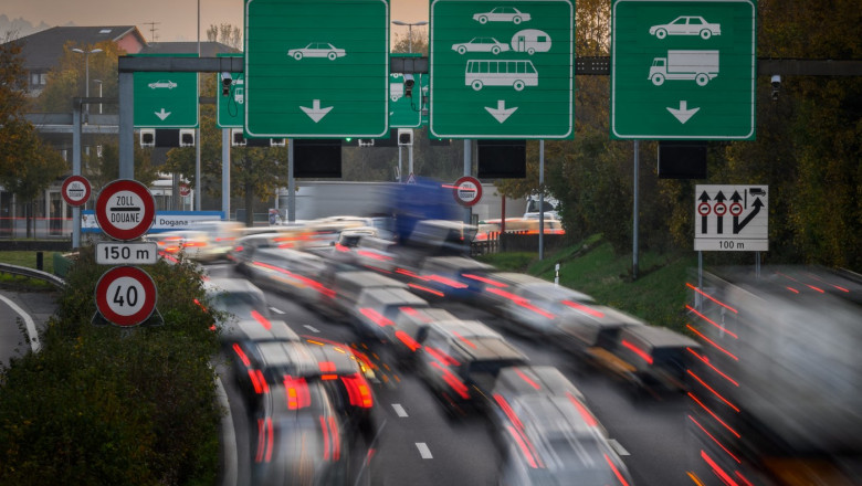 Descoperire surprinzatoare, facuta de vamesii francezi. Ce au gasit intr-un camion la un control de rutina Imagine