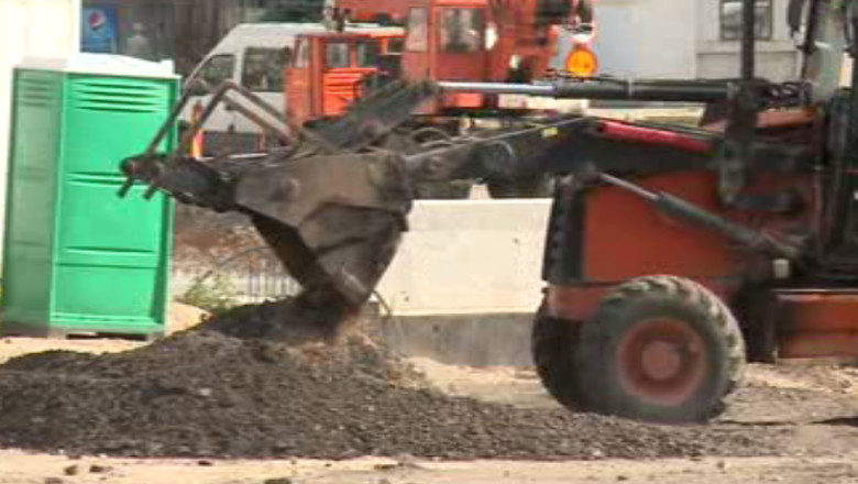 Deseurile de pe santierele din Iasi, reciclate pentru refacerea drumurilor de la tara Imagine