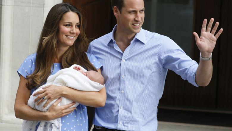 Desi are mai putin de o luna, bebelusul regal a devenit membru al unui club de fotbal Imagine