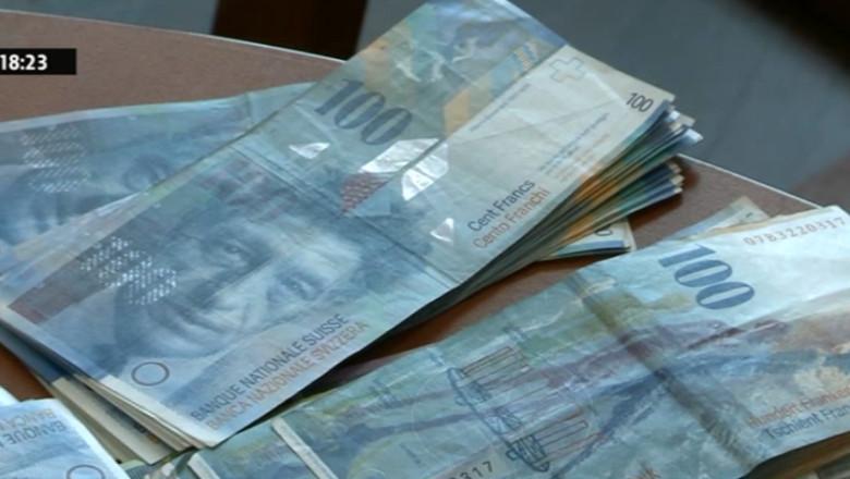 Despagubiri pentru clientii bancilor din Ungaria. Peste 400 de banci ar putea plati trei miliarde de euro datornicilor Imagine