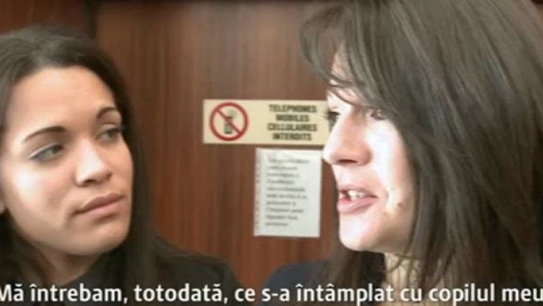 Despartite 20 de ani de o eroare medicala. Doua surori din Franta, incurcate la nastere de o asistenta Imagine