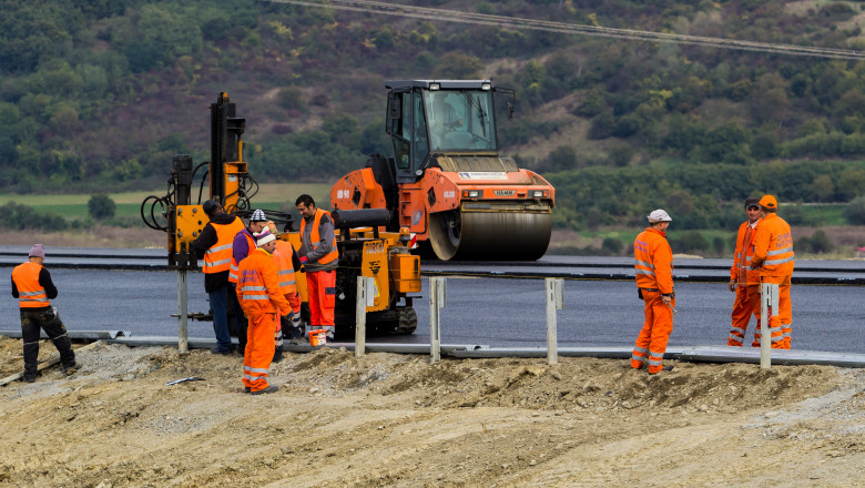 Detinutii vor lucra pe viitoarele santiere de autostrazi si drumuri expres. Vor primi bani, iar pedeapsa li se va reduce Imagine