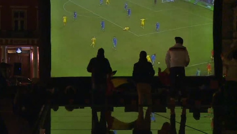 Dezamagire in Piata Unirii dupa meciul nationalei Imagine