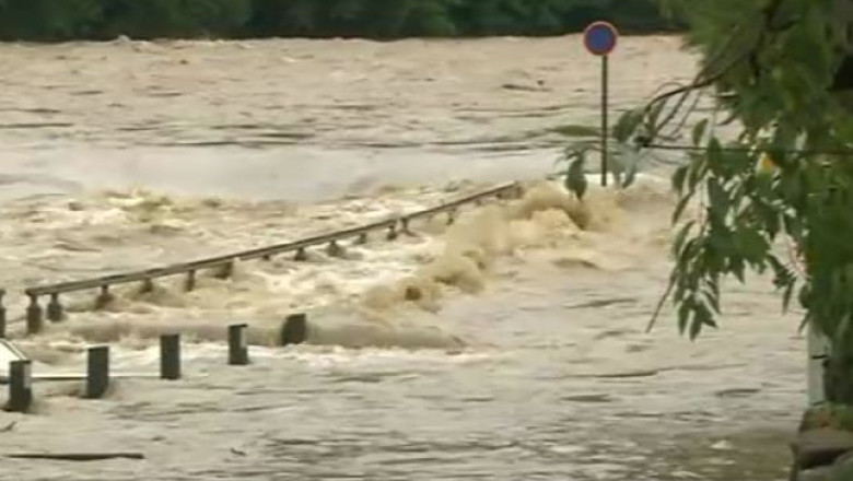 Dezastru dupa taifunul Halong. Cel putin noua oameni au murit in Japonia Imagine