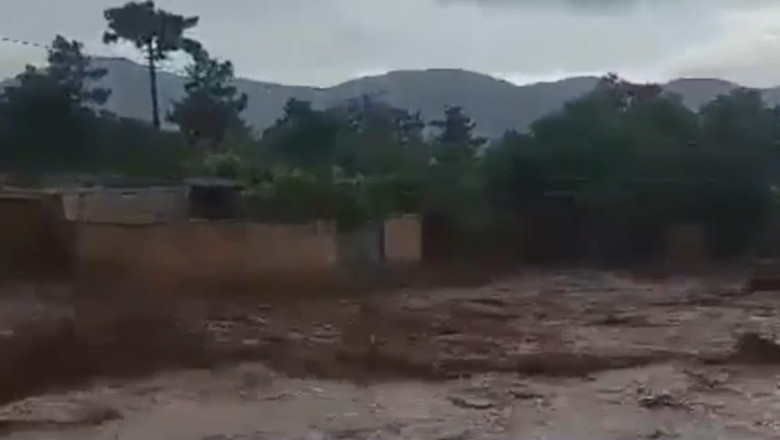 Dezastru in Afganistan. 200 de oameni au fost ucisi de inundatii masive Imagine