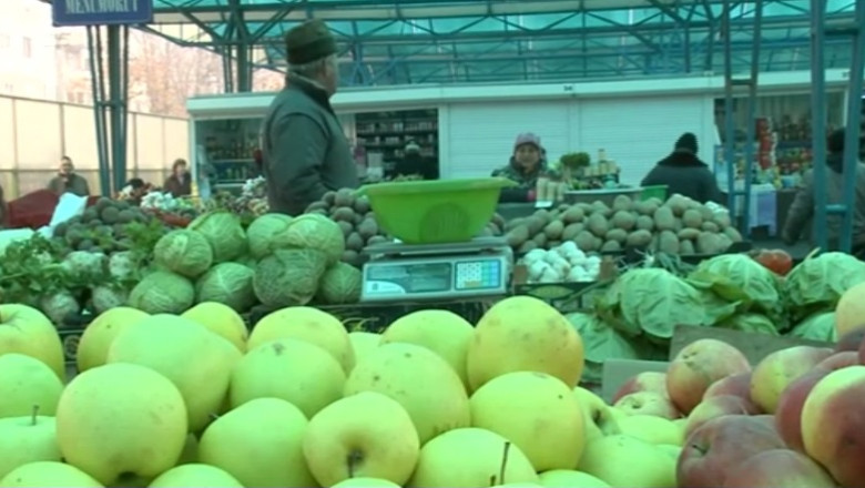 Dezbatere. Argumente pro si contra inchiderii hipermarketurilor in weekend Imagine