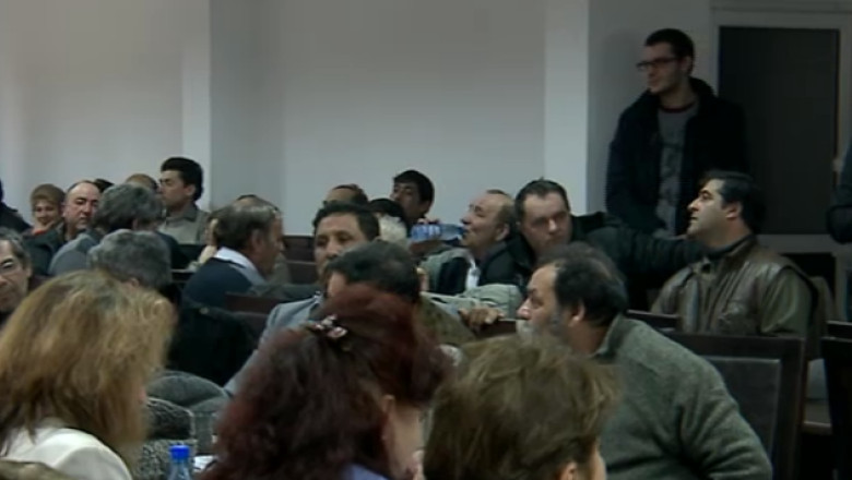 Dezbatere pe tema gazelor de sist. Localnicii din Bacesti nu au inteles termenii tehnici, dar primarul este de acord cu explorarea Imagine