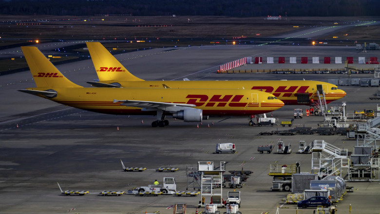 DHL suspenda livrarile coletelor de mare valoare catre Statele Unite din cauza tarifelor impuse de Donal Trump Imagine