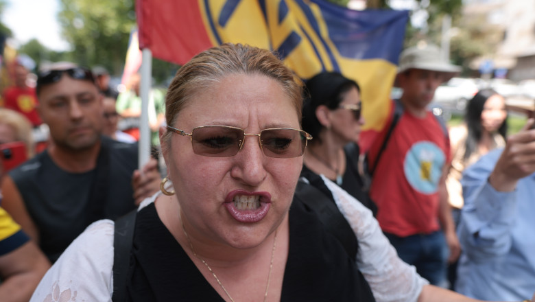 Diana Sosoaca a fost citata de procurori intr-un dosar penal pentru promovarea ideilor legionare. Ce le-a transmis europarlamentarul Imagine